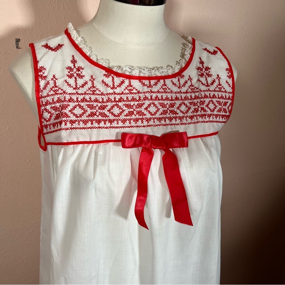 Vintage Fair isle Handmade Embroidered White Slip Dress Nightgown red White M